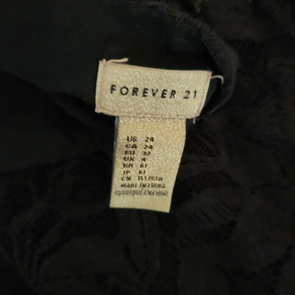 Forever21 Mini Skirt Lacy Look - Picture 3 of 3